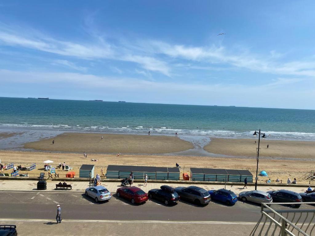 Bay View - Seafront, Sandown - Free Car Ferry For Bookings Of 3 Or More Nights, Subject To Availability 외부 사진
