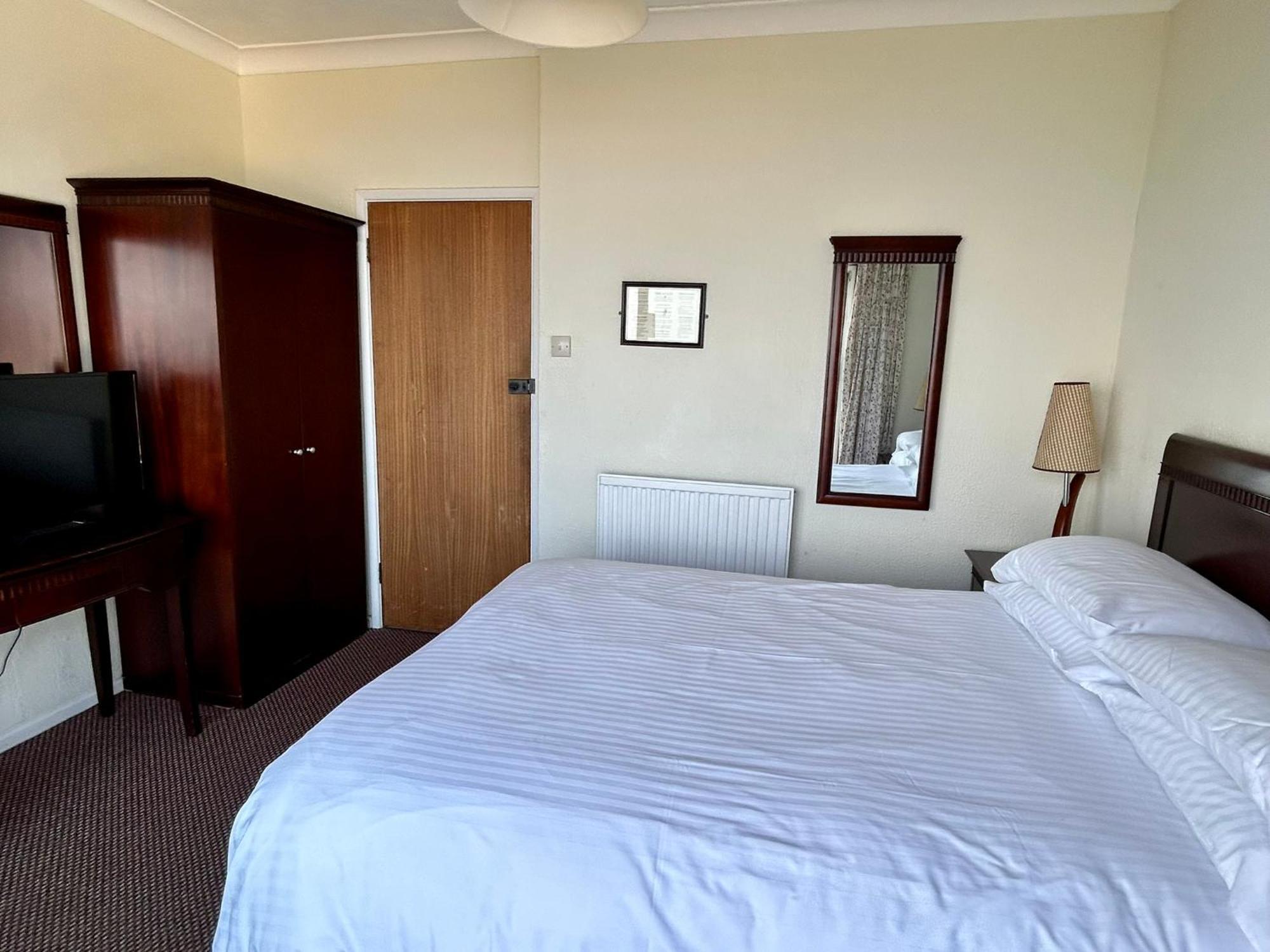 Bay View - Seafront, Sandown - Free Car Ferry For Bookings Of 3 Or More Nights, Subject To Availability 객실 사진